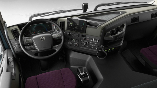 Водитель самосвала Volvo FMX 8x4