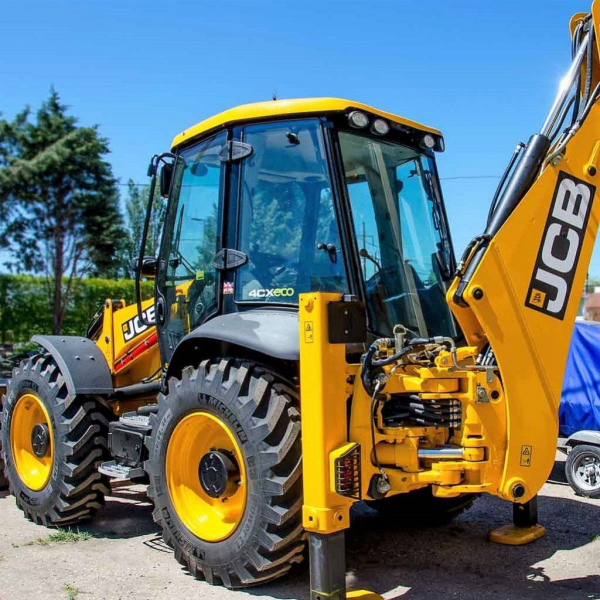 Тракторист-машинист погрузчика JCB 4-cx